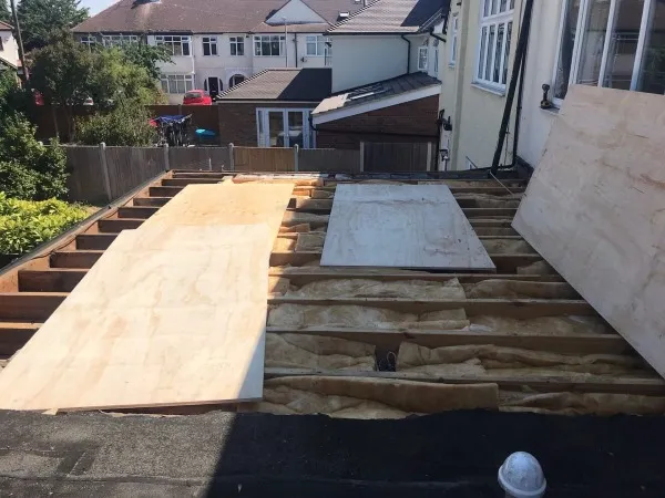 Insulating flat roof